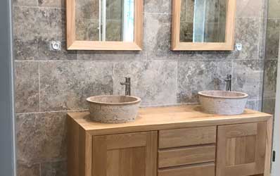 Meuble de salle de bain en bois réalisé sur mesure